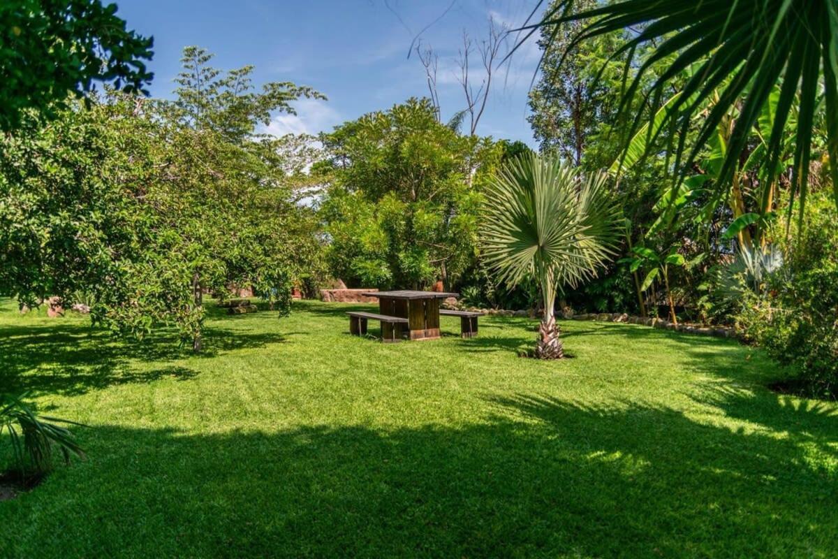 Casa Galeana- Tropical 1-Bd 1-Wc Mountain Top Luxury Suite With Stunning Views 아히힉 외부 사진