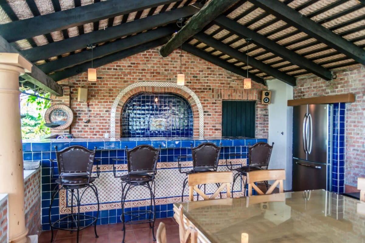 Casa Galeana- Tropical 1-Bd 1-Wc Mountain Top Luxury Suite With Stunning Views 아히힉 외부 사진